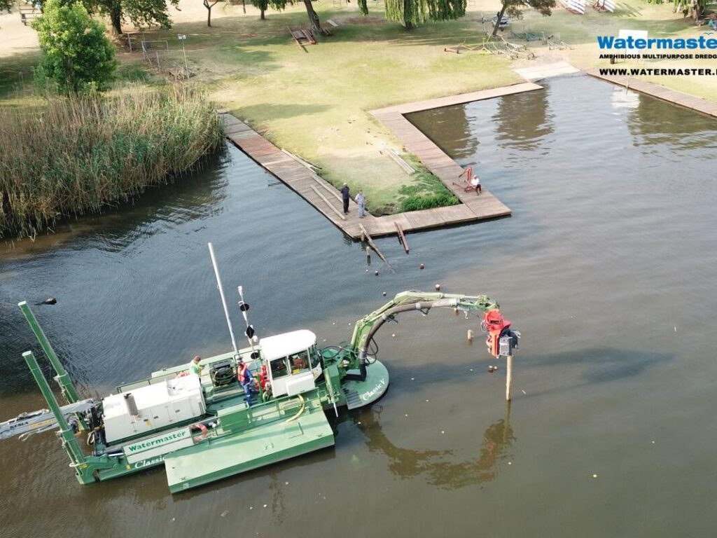 Watermaster building a pier in South Africa. Pile driving with Movax.