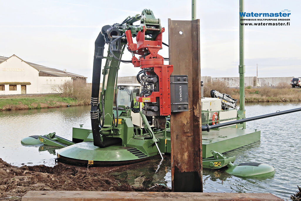 Multipurpose Watermaster can drive piles to protect and develop shorelines in France